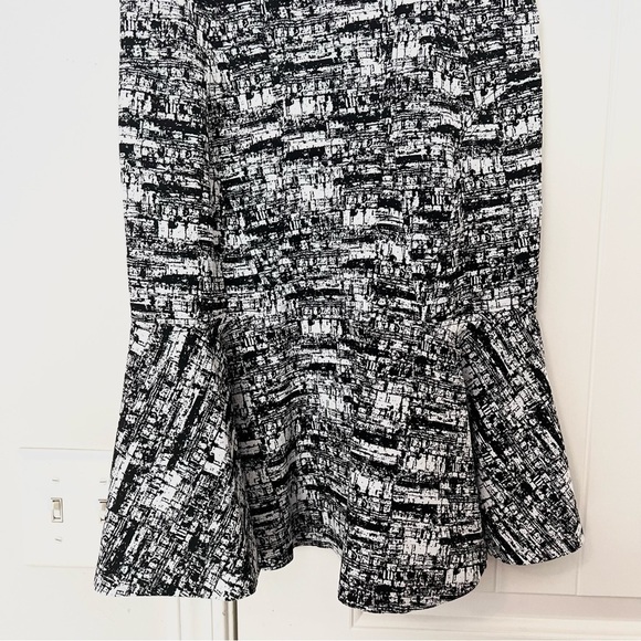 Diane von Furstenberg Jaelyn Sleeveless Flutter Dress Black White - Picture 4 of 10